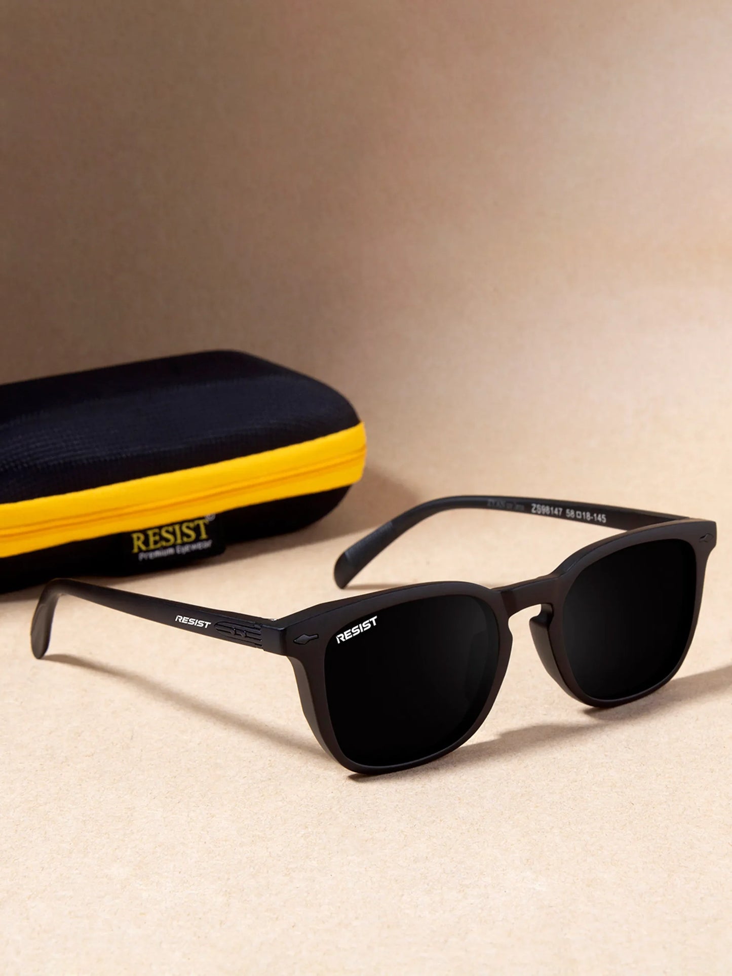 Black UV Protected Wayfarer & Retro Square Sunglasses
